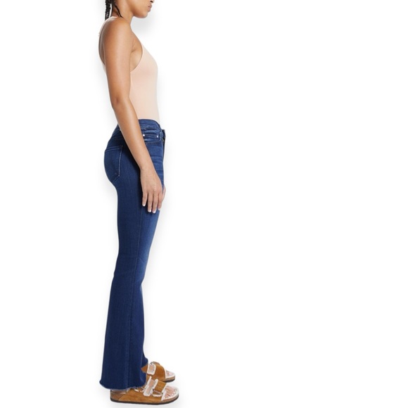 Mother Denim • The Weekender Fray Tongue & Chic - Picture 9 of 10